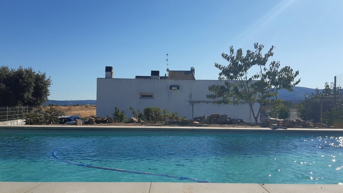 Braganca Other | Peaceful retreat with pool, 5 minutes from the city, pet friendly