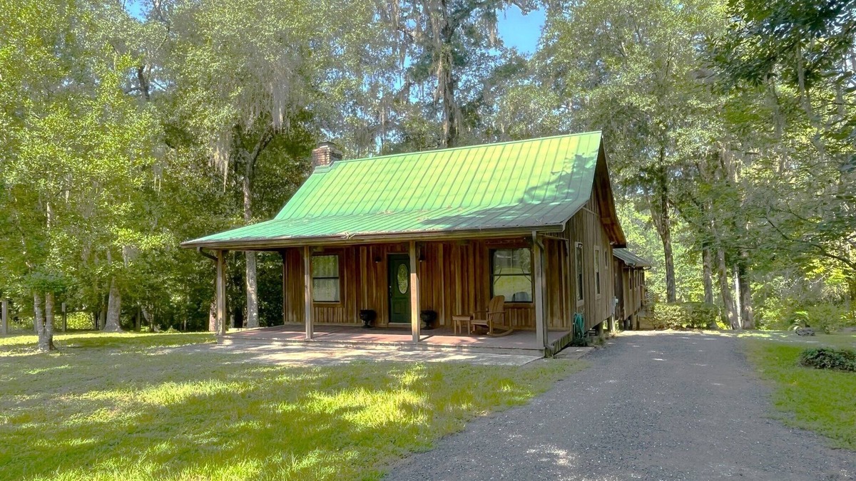 Nahunta House | Peaceful River RetreatnDirect access to the beautiful Satilla River