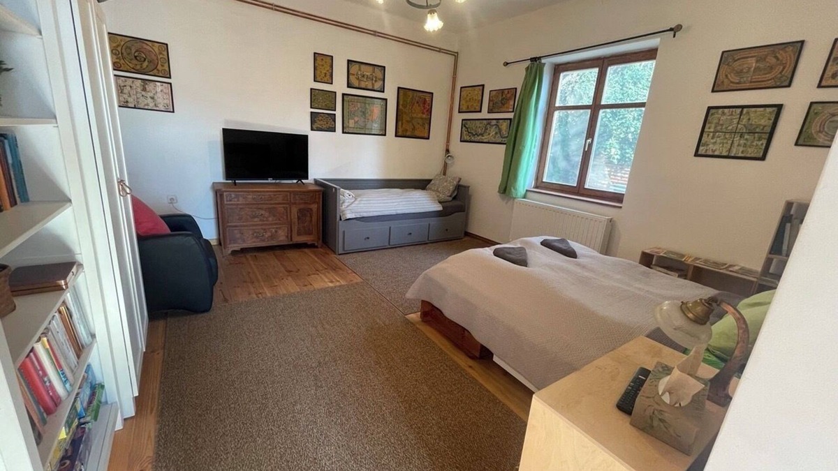 Csatarka Cottage | Peaceful romantic cottage house with garden in Budapest hills