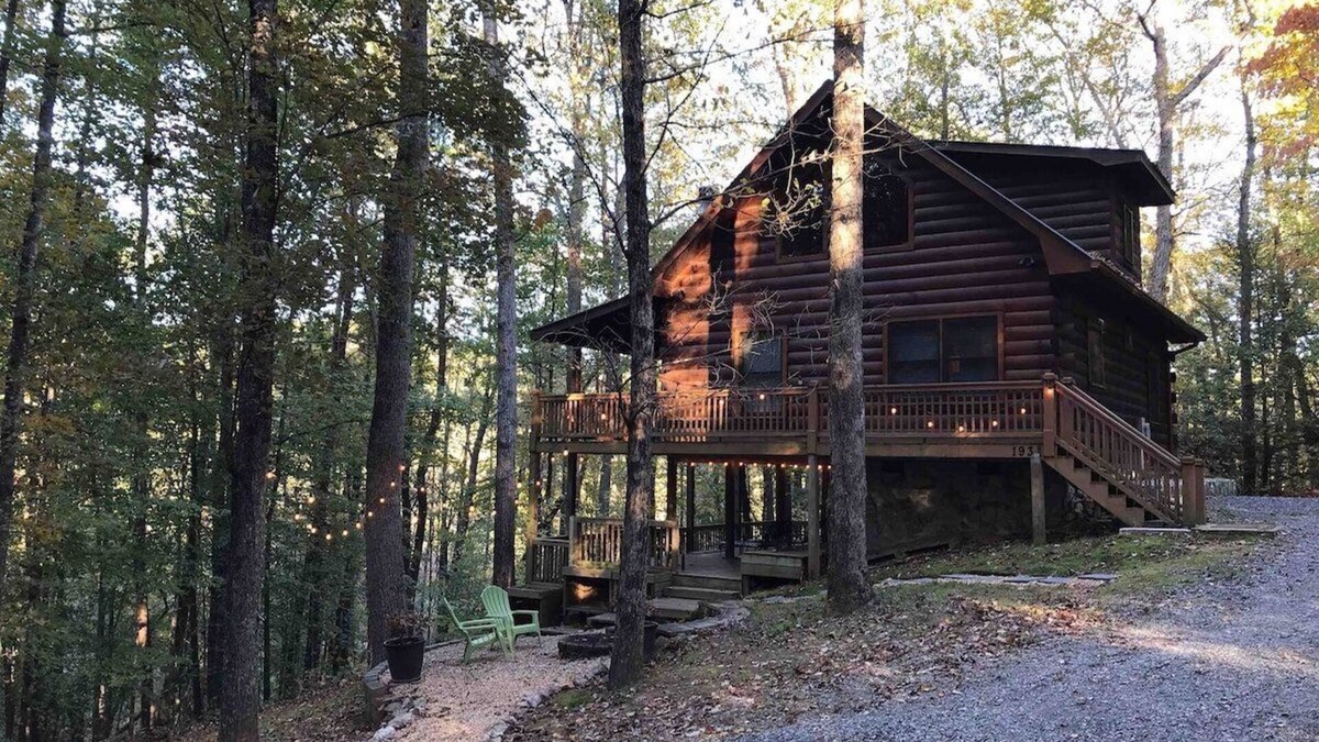 Cherry Log Cabin | Peaceful Seclusion - Minutes to Blue Ridge