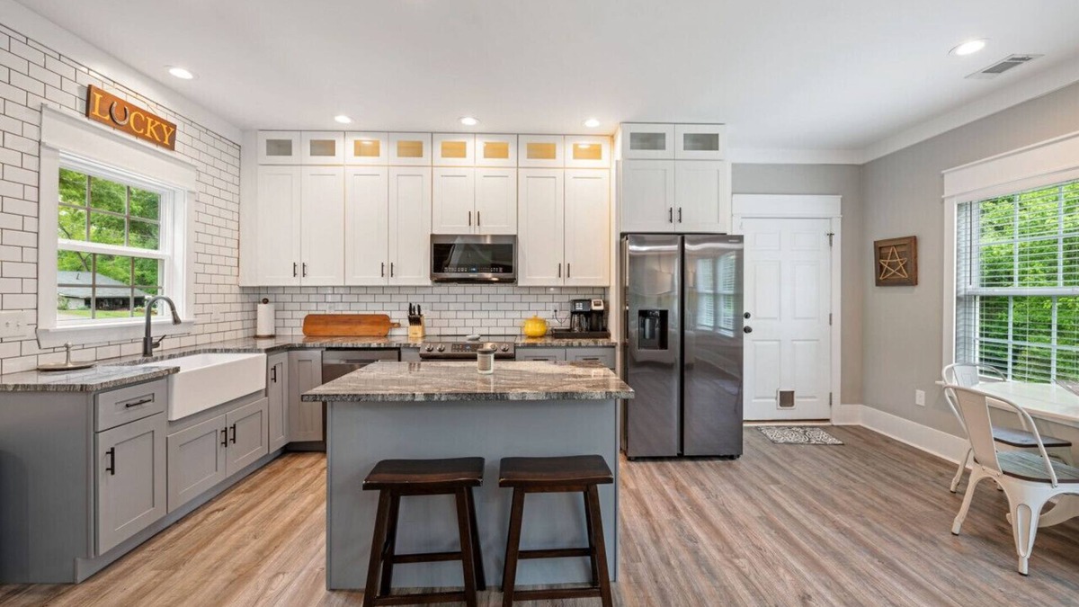 Acworth House | ~Peaceful & Serene~ Lake Nearby~ Lakepoint Close