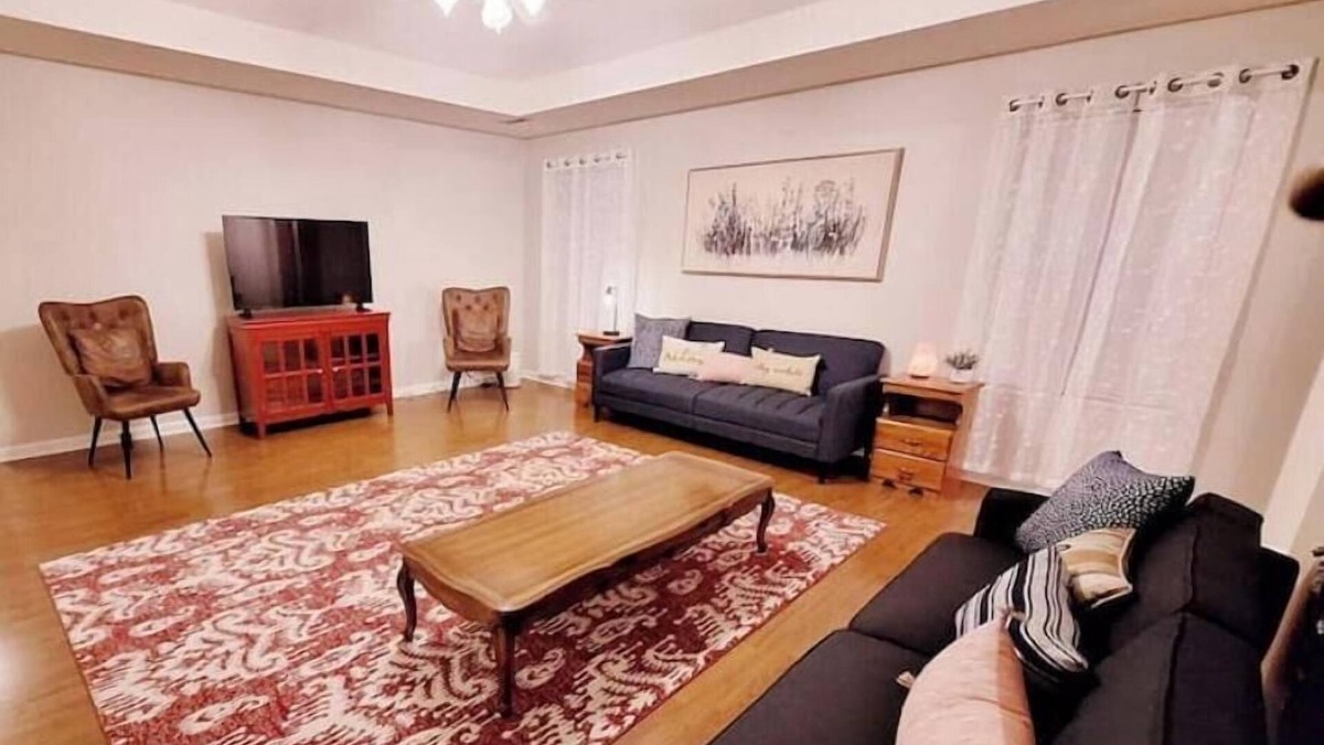 Jeffersonville - Clarksville House | Peaceful, Spacious Living Room, Near Downtown Louisville