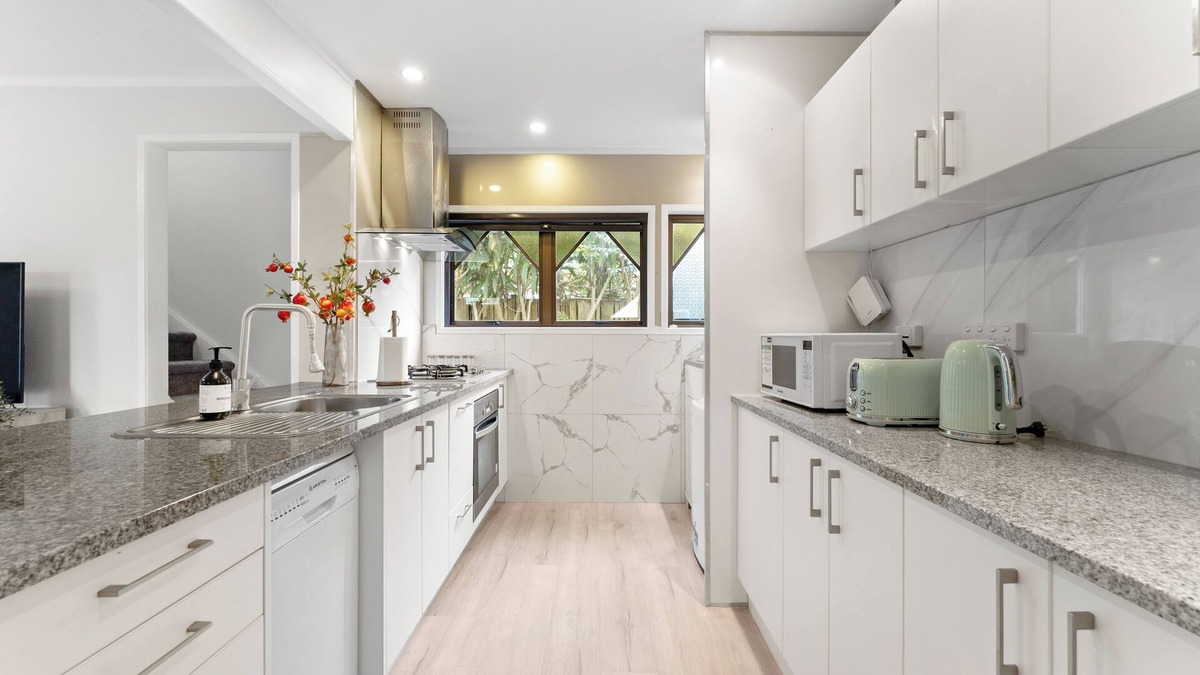 Epsom House | Peaceful & Stylish home in TOP Epsom school Zone
