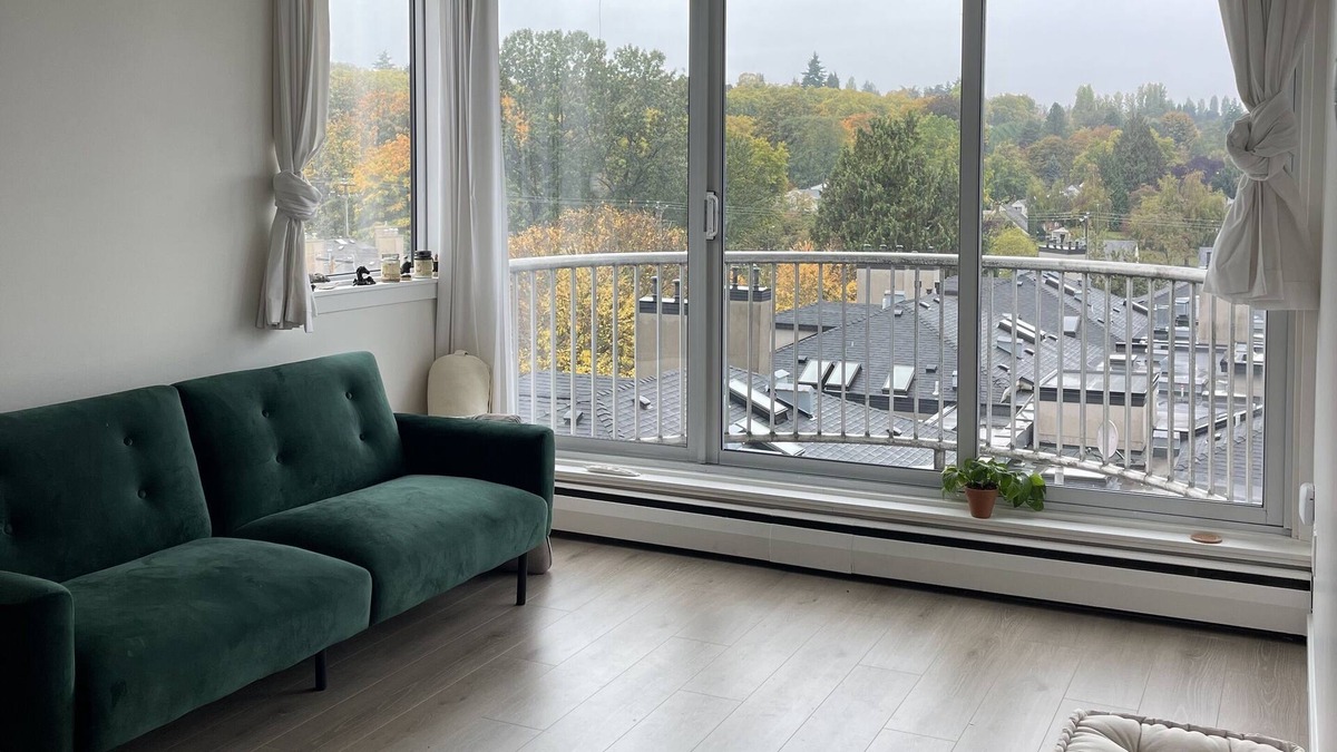 West Point Grey Apartment | Peaceful Unit 10 Min from the beach!