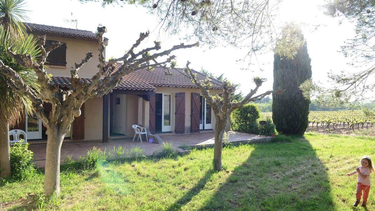 Pinet Villa | Peaceful villa 15 minutes from the beaches