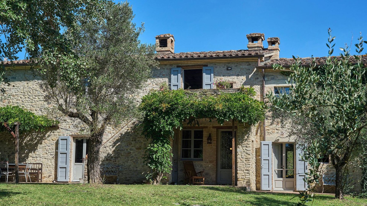 Montone Villa | Peaceful Villa in the Umbrian Hills of Italy