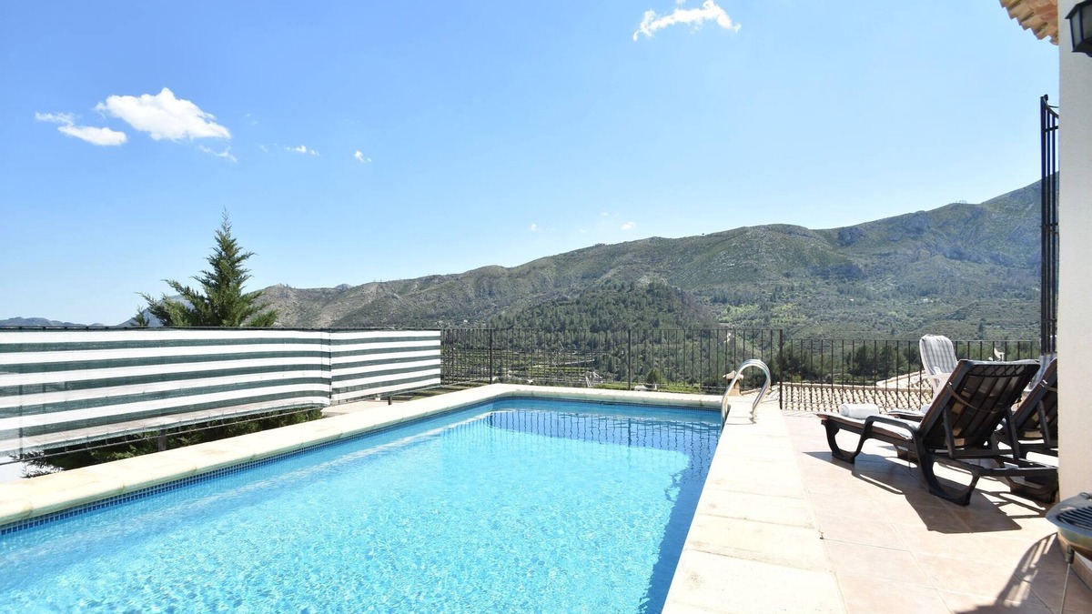 Adsubia Villa | Peaceful Villa with Private Pool