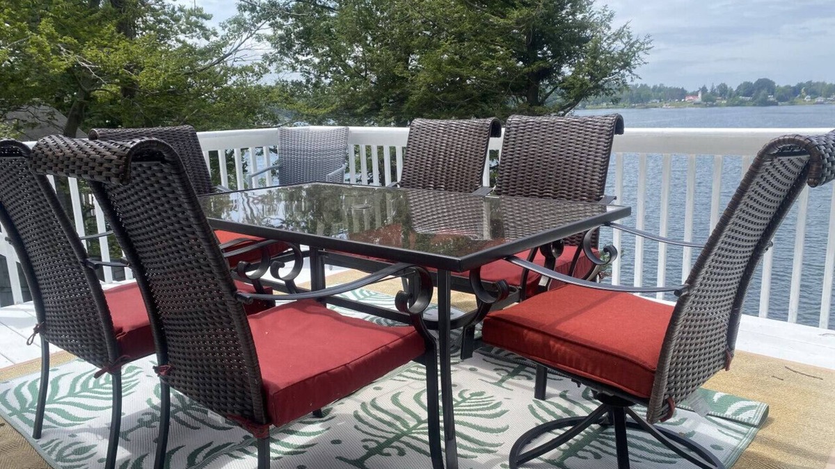 Sterling Apartment | Peaceful Waterfront Stay – Stunning Lake Ontario Sunset Views + Pet Friendly