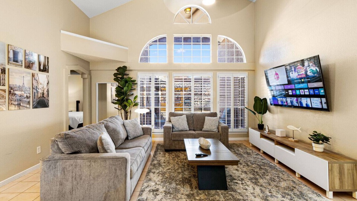 El Paso House | Peaceful West: 4BR Dusk Haven