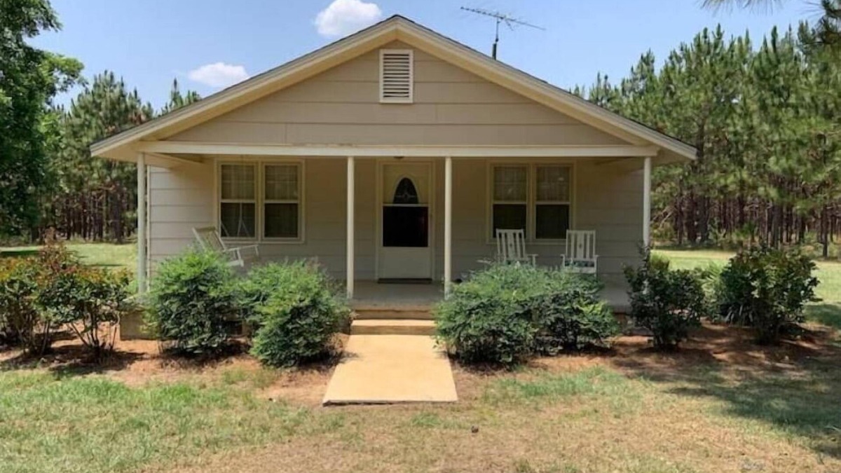 Rochelle House | Peaceful Whitetail Deer cabin