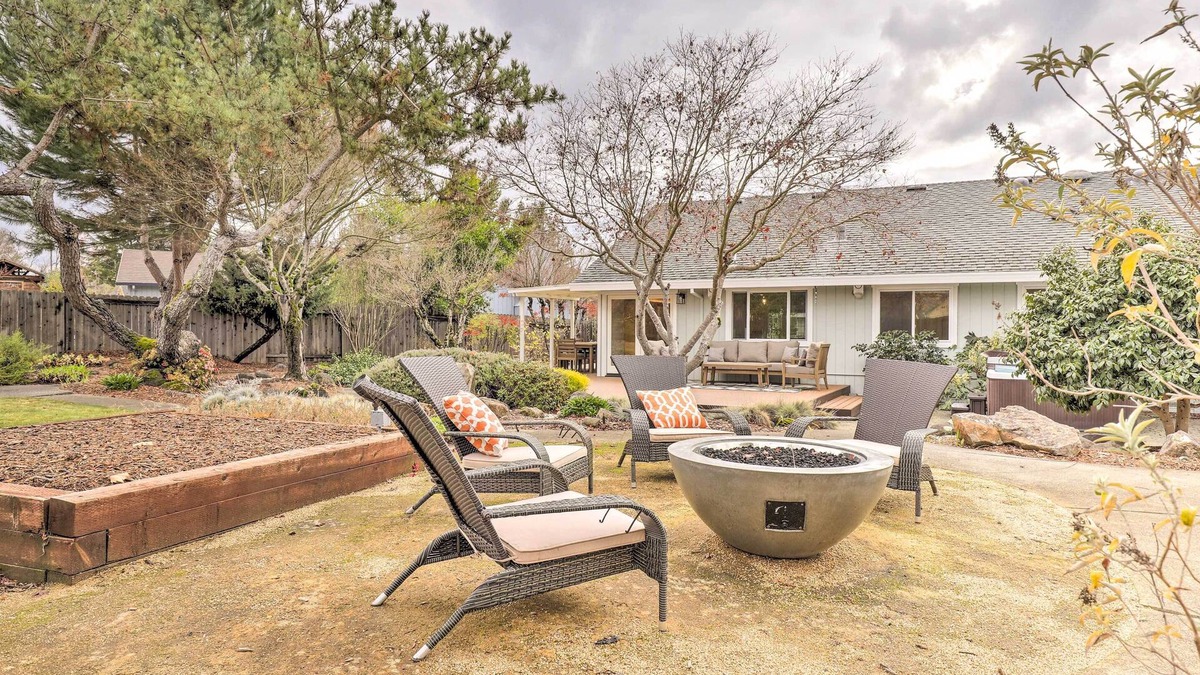 Santa Rosa House | Peaceful Windsor Retreat w/Private Hot Tub!