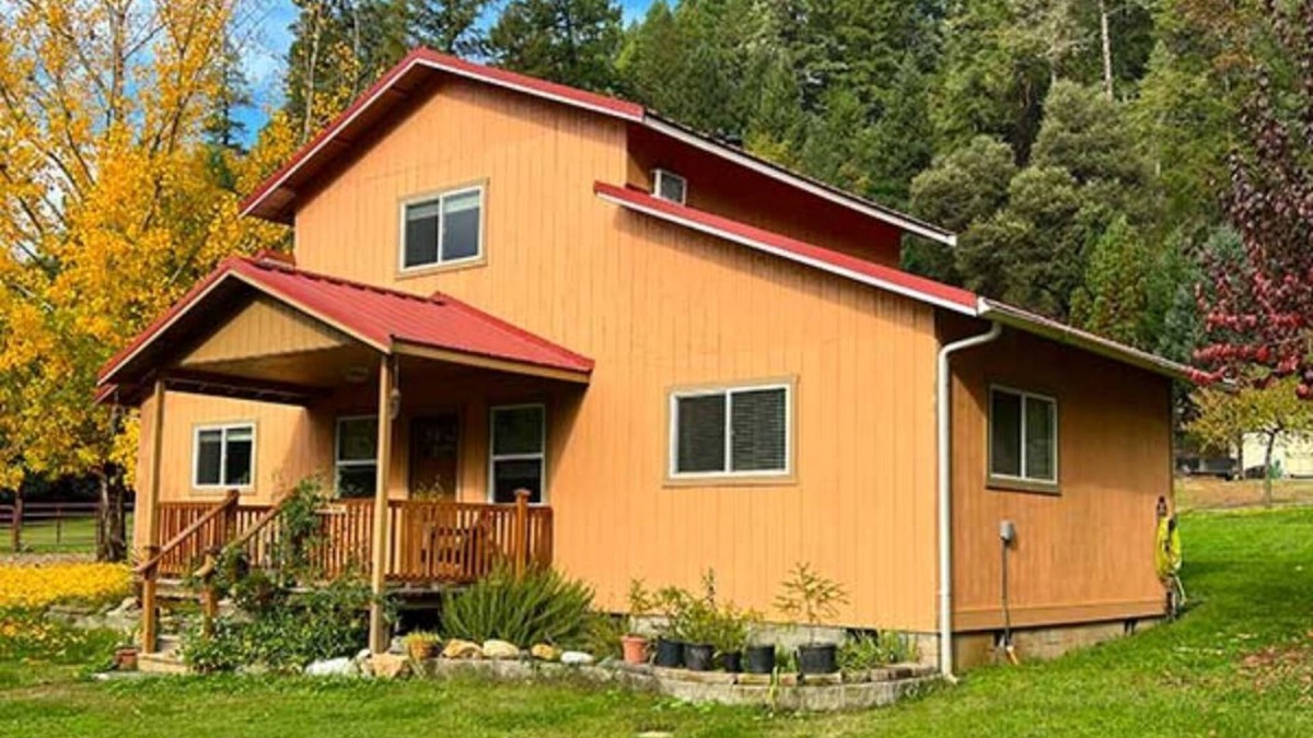 Somes Bar House | Peach tree cottage
