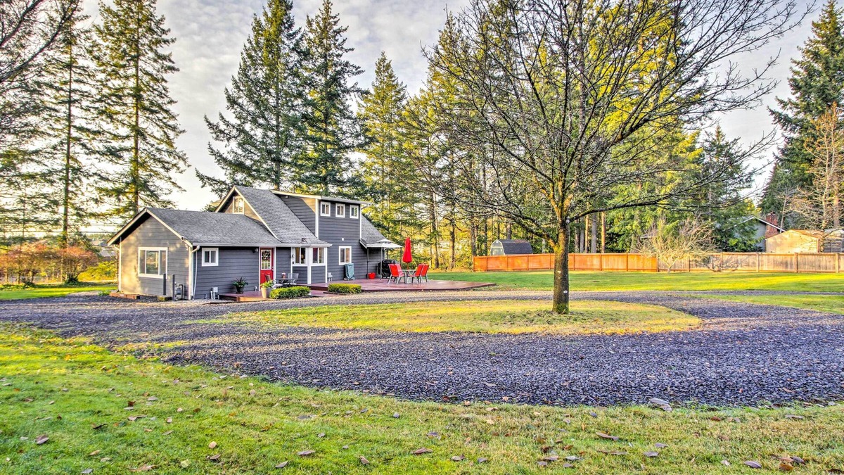 Gig Harbor House | Peacock Hill Retreat on 1 Acre, 1 Mi to Harbor