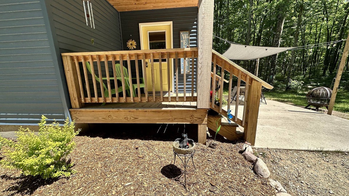 Irons Cabin | Peacock Trail Cabin #1