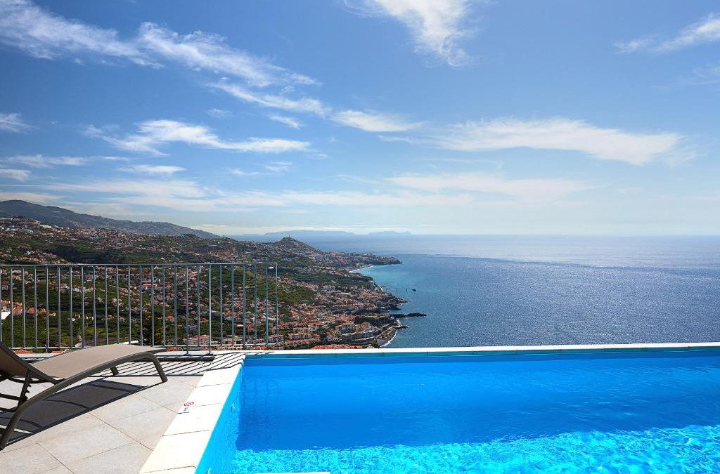 Camara de Lobos Villa | Peak A Boo Private Heated Pool and Private Parking