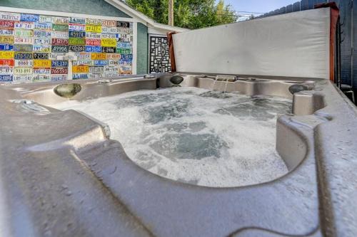 Colorado Springs Villa | Peak Reunion Retreat WiFi Hot Tub AC & Sunshine Villa