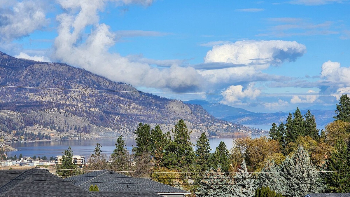 Central Okanagan Apartment | Peaks & Vines Lakeview Hideaway – Relax and Restore