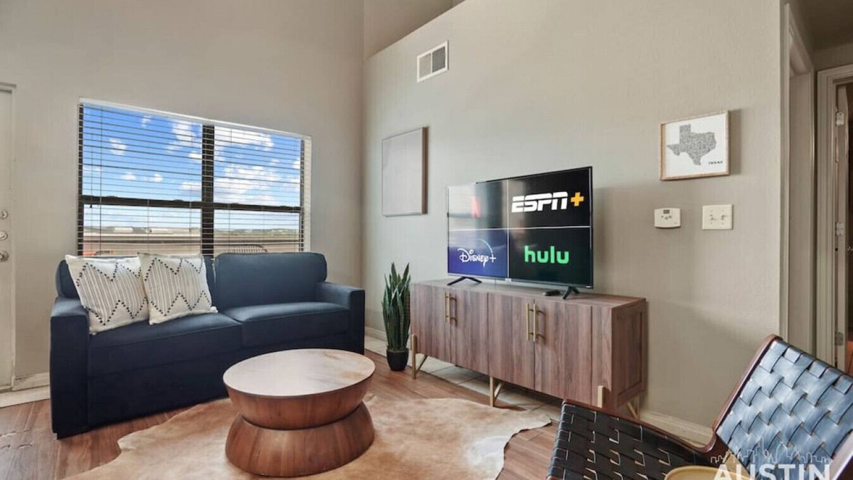 West Campus Apartment | Pearl #606 xxxxxxxxx
