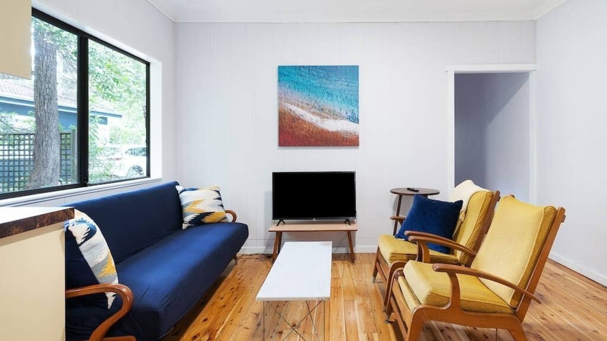 Pearl Beach House | Pearl Beach Semi - 2 min to sand & sea – Lilly