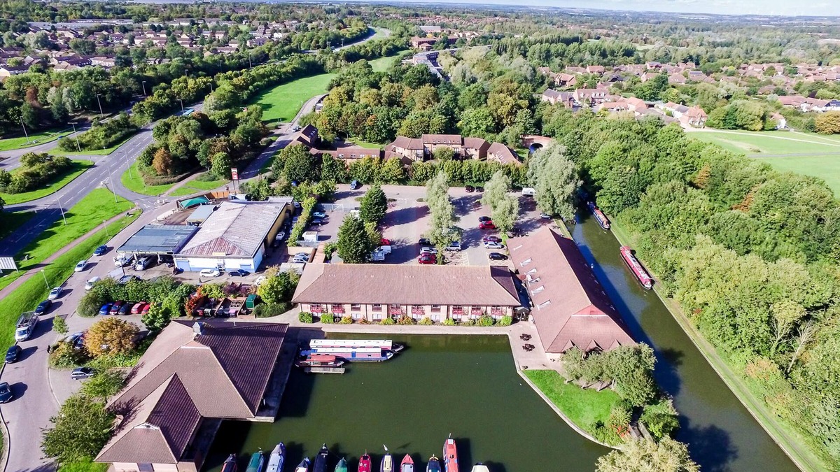 Milton Keynes Hotel | Peartree Lodge Waterside