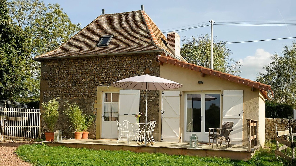 Saint-Julien-de-Jonzy Cottage | Peas & Love - Charming country house