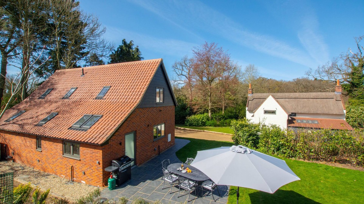 Irstead House | Peaty Cottage - Two Bedroom House, Sleeps 4