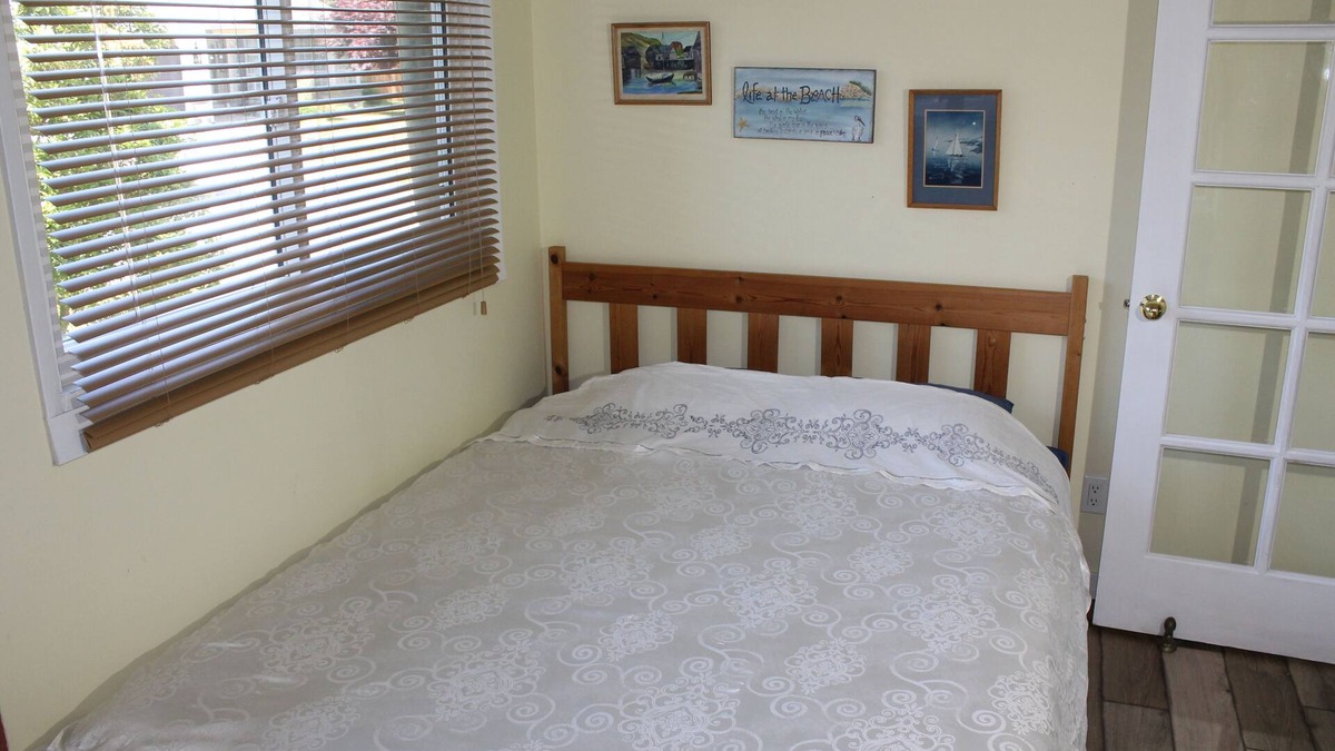 Gibsons House | Pebble Beach House Gibson's BC