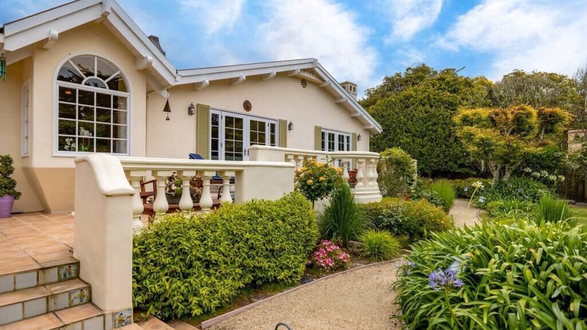 Del Monte Forest House | Pebble Beach Sweet Pea Generator/2 min walk to beach