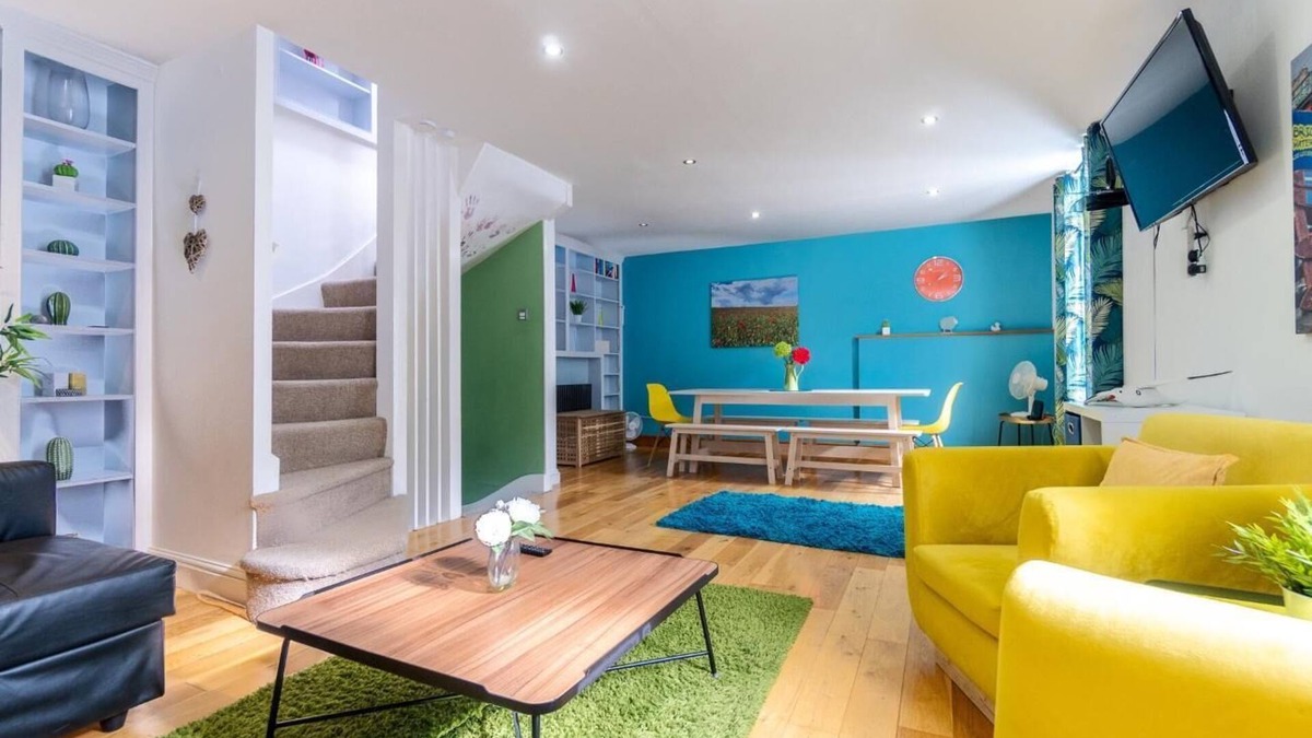 Kemptown House | Pebble Mews House | By My Getaways | Parking