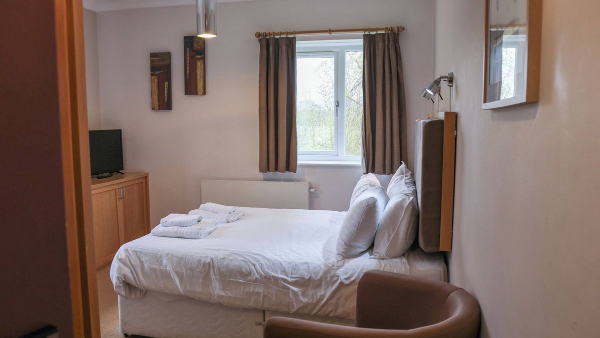 Eamont Bridge Cottage | PEBBLE PATH AT EAMONT PARK in Penrith