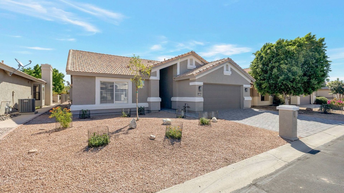 Pebblecreek House | Pebblecreek 55+ Resort community. Virtually brand-new home with pool!