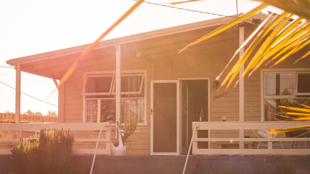 Gravelly Beach Cottage | Pebbleton, Retro Riverside Cottage, Tamar Valley
