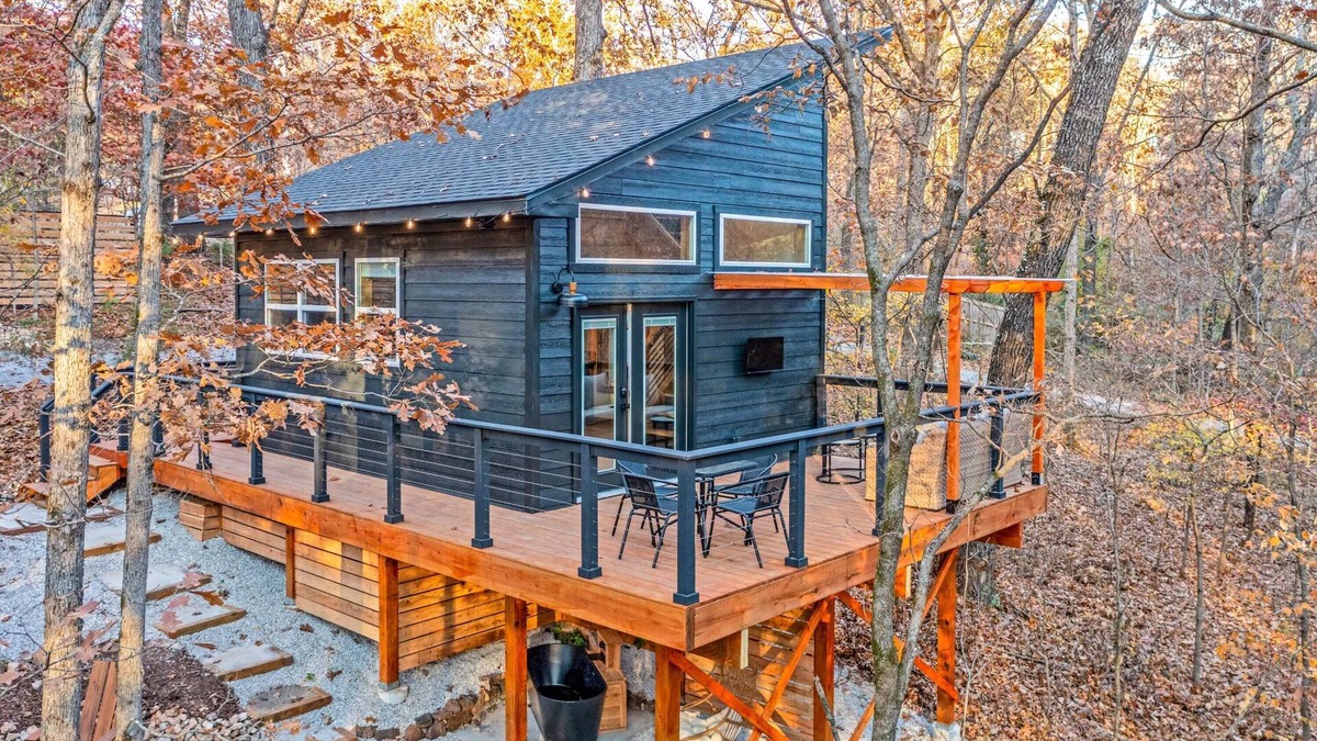 Bentonville Cabin | Pedal & Perch Cabin S