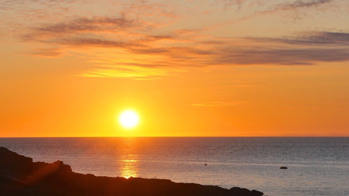 Moelfre Cottage | PEDLARS PACK, family friendly, character holiday cottage in Moelfre