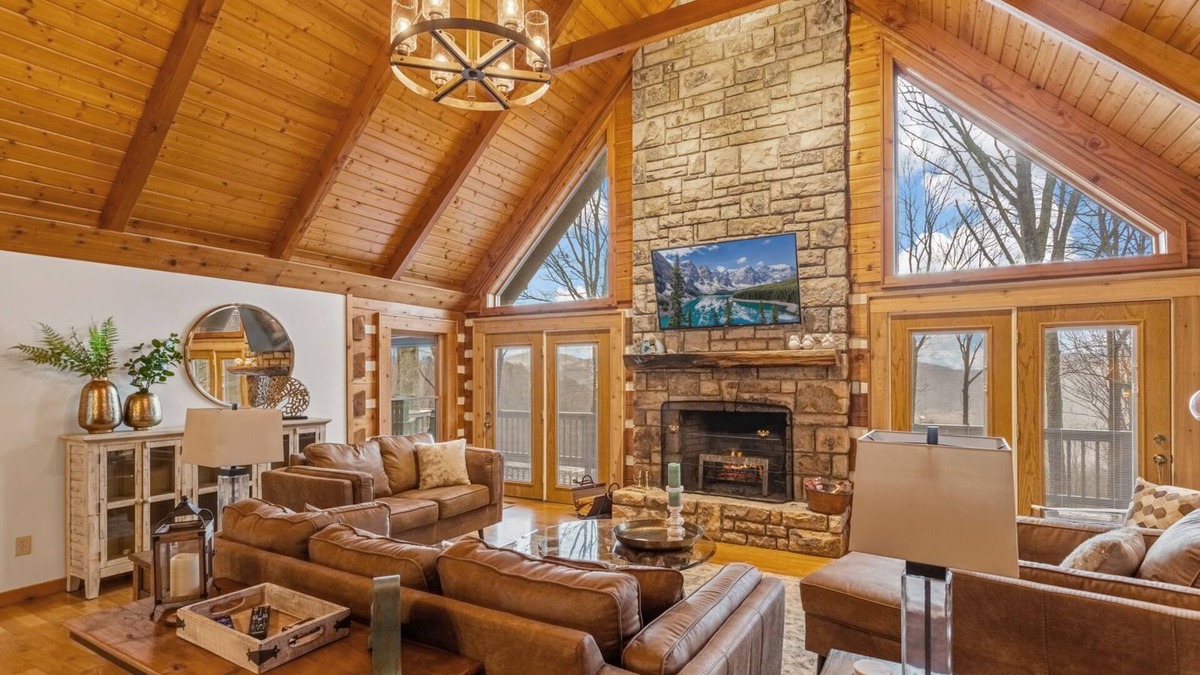 Banner Elk Cabin | Peek-a-Boo Lodge in The Lodges at Eagles Nest