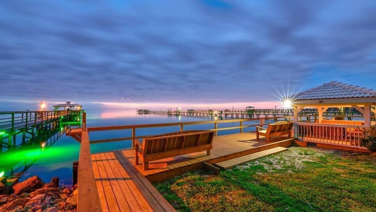 Fulton Hotel | Pelican Bay Resort
