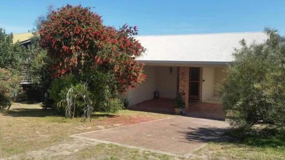 Loch Sport House | Pelican Breeze - uninterrupted views over Lake Victoria - 3 Pelican Street
