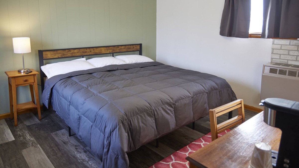 Pelican Lake Hotel | Pelican Lake Motel located in the heart of Pelican Lake WI.