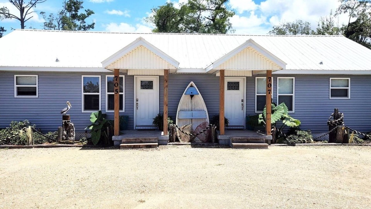 Port St. Joe House | Pelicans Post - Close to Downtown & Beaches - King Bed - Boat Parking - NO Pet Fees !