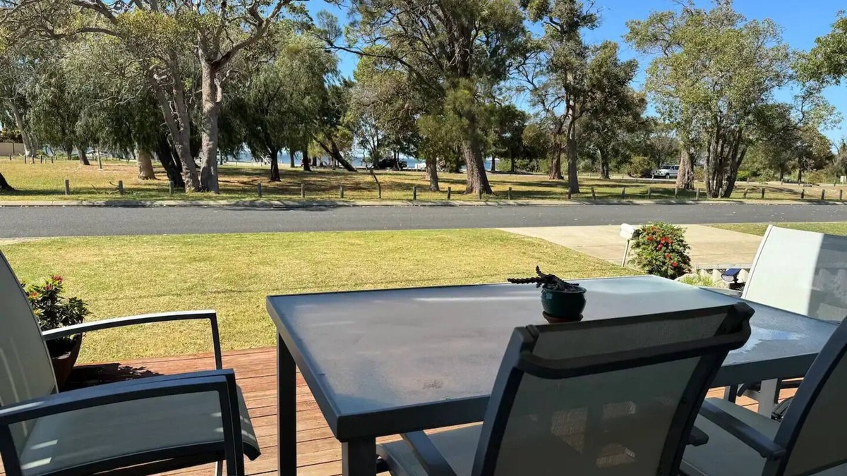 Falcon House | Pelicans' Retreat Falcon - Family sized home and dog friendly.