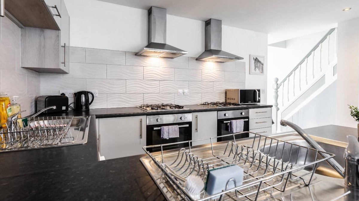 Liverpool House | Pemberton House By Smart Corporate Stays