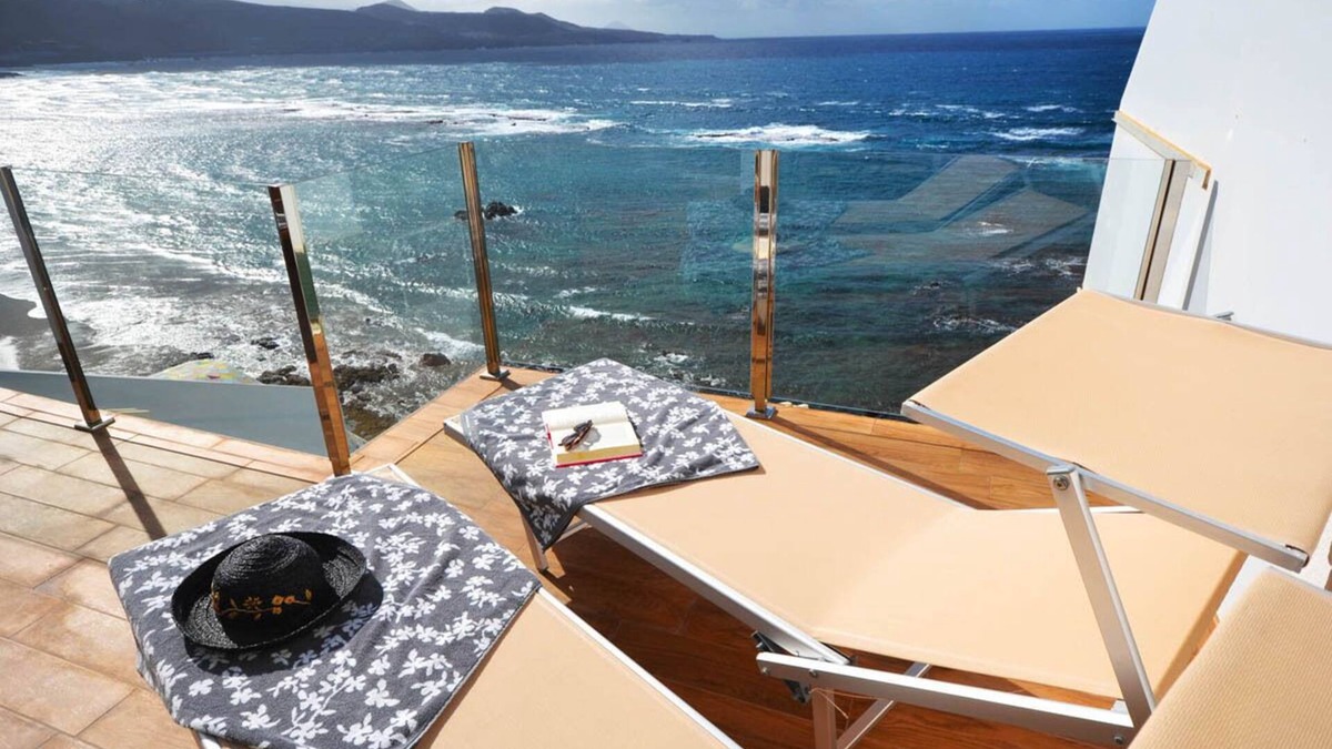 Las Palmas de Gran Canaria Apartment | Penthouse on the seafront A01GC