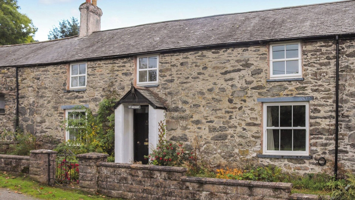 Bala Cottage | Pen Y Bont Farmhouse