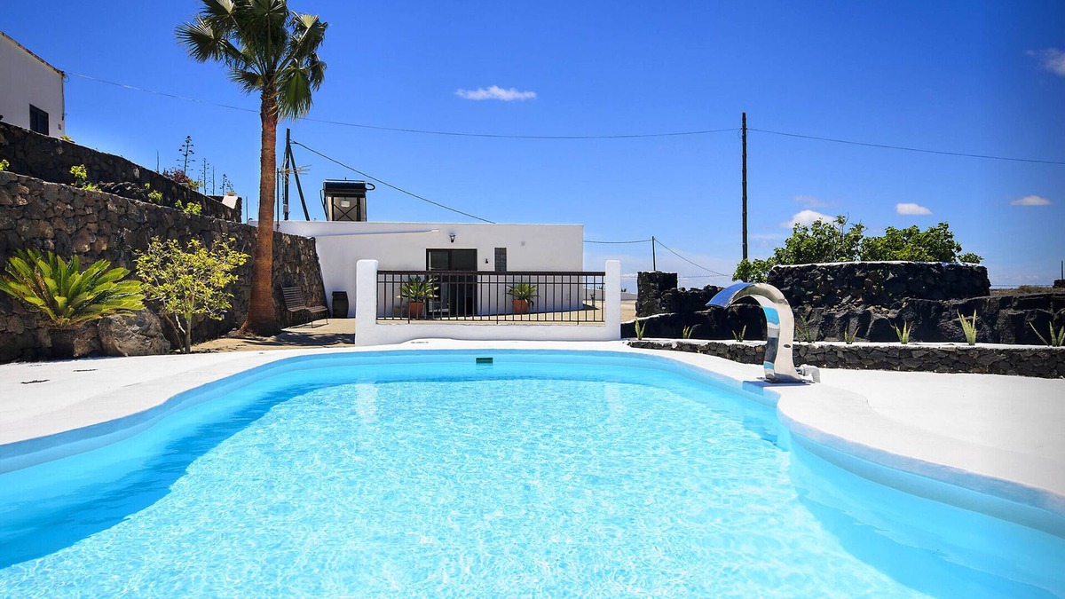 La Asomada Apartment | Peñas Blancas, Jameo style Pool within Volcanoes