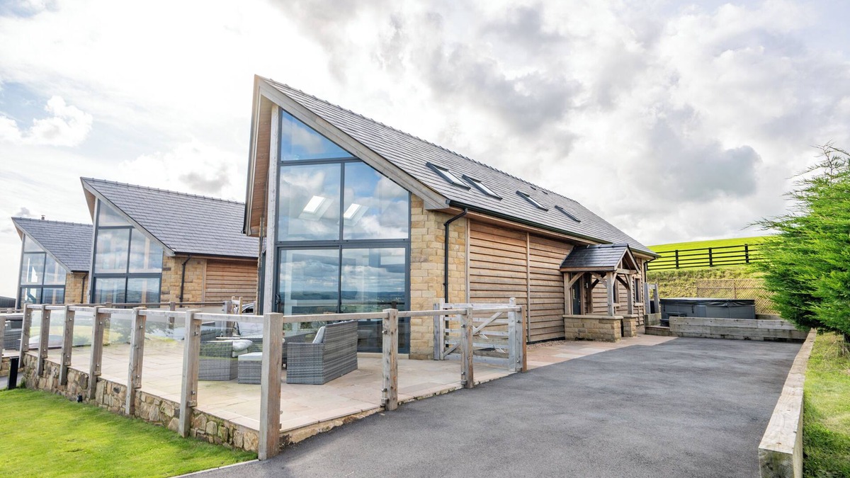 Higher Walton Cabin | Pendle View by Valley View Lodges Longridge