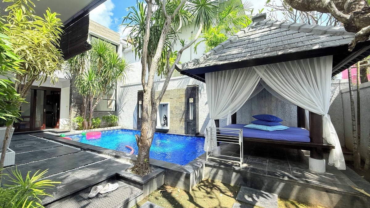 Laksmana Villa | PENELOPY VILLA 2 NEAR EAT STREET OBEROI.