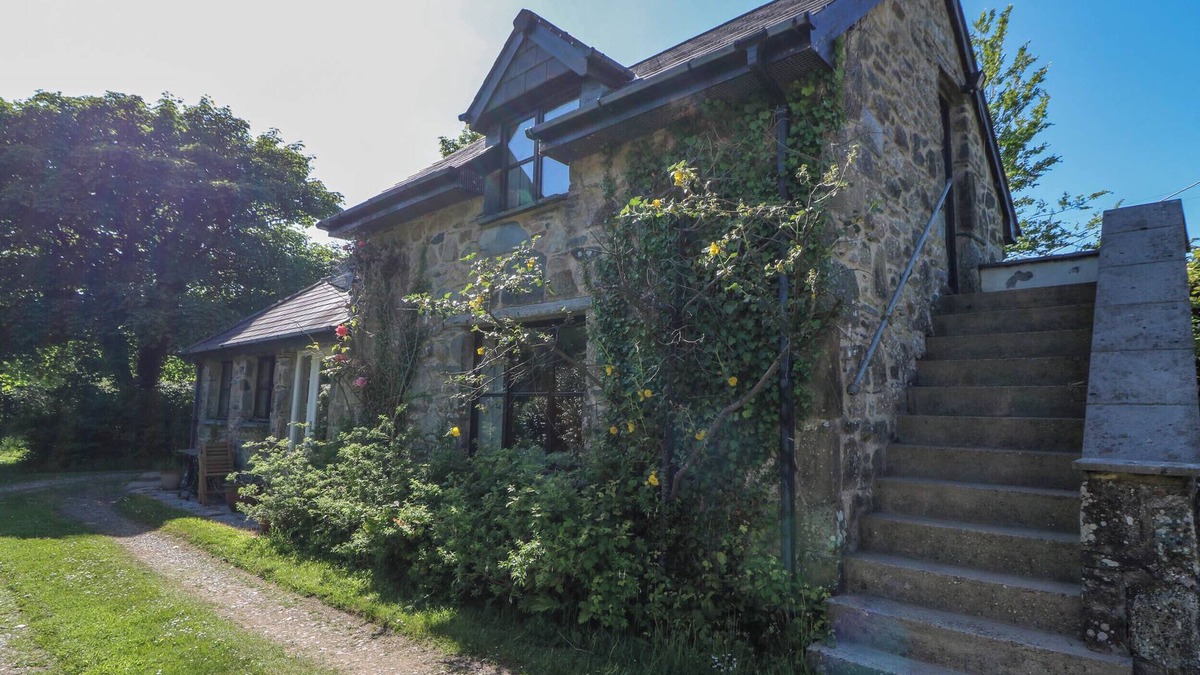 Newport House | PENFEIDR, pet friendly, with open fire in Newport, Pembrokeshire
