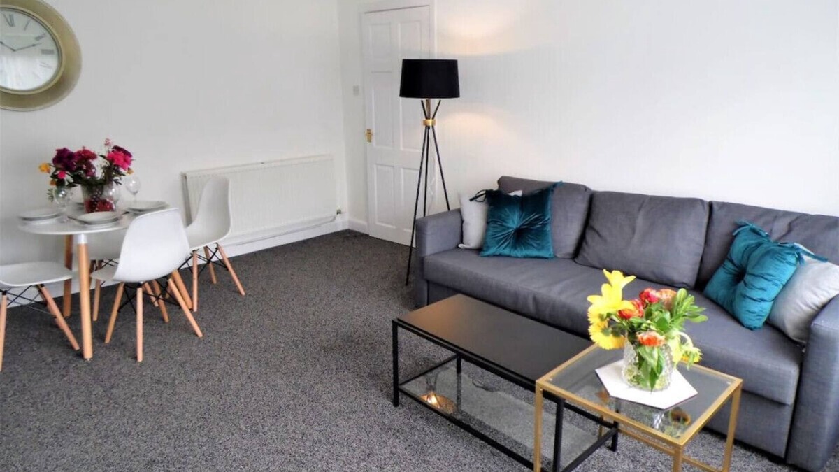 Linthouse Apartment | Penilee Upper Apartment