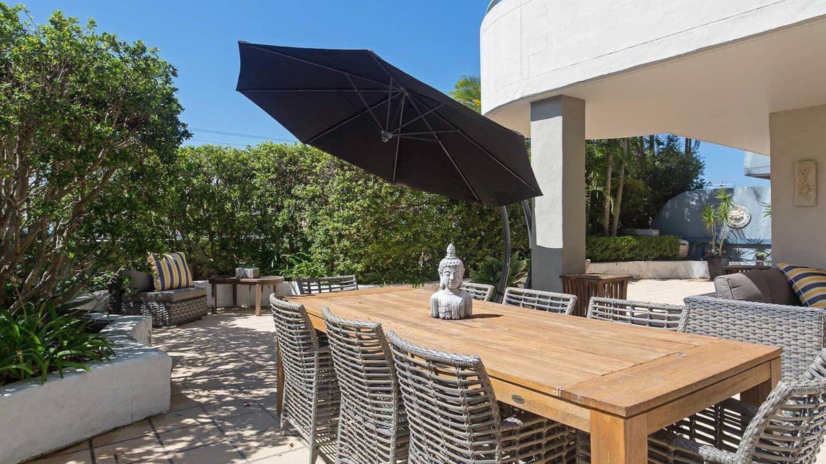 Soldiers Point Apartment | Peninsula Waters, 1/2-4 Soldiers Point Road - Aircon, pool & massive outdoor area