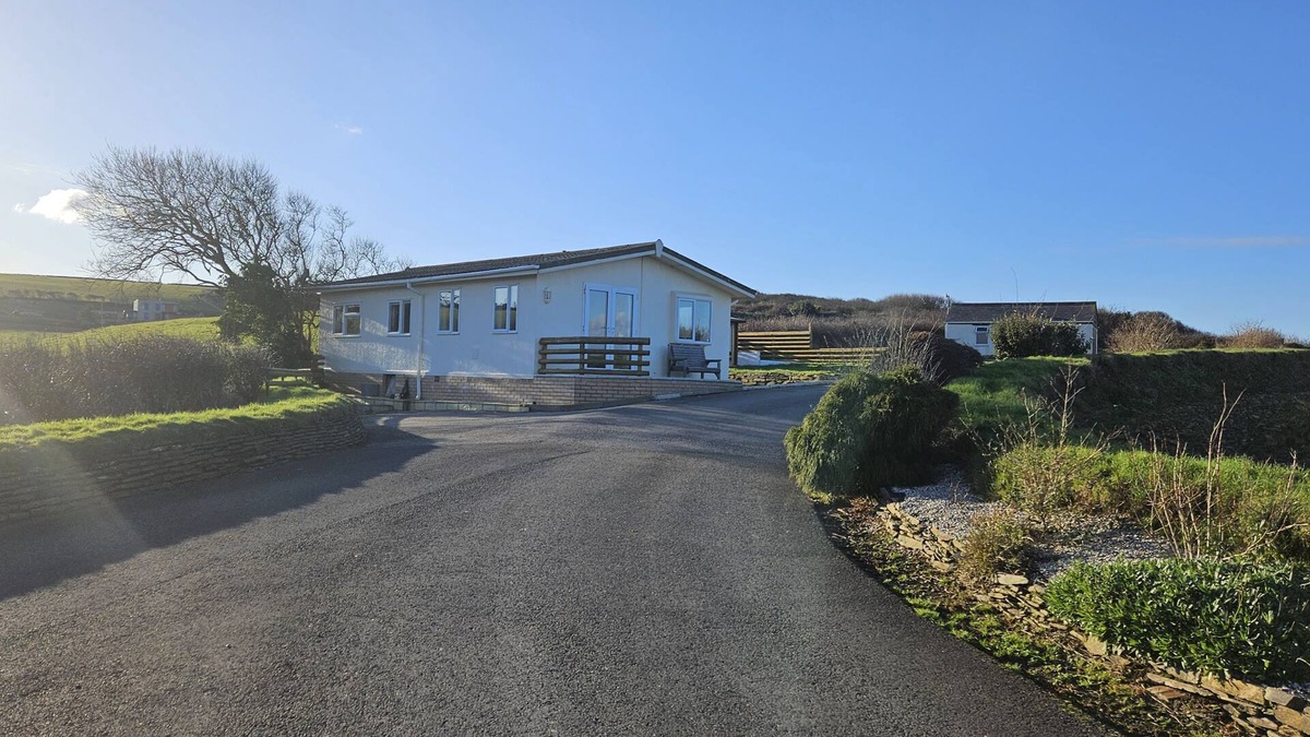 Widemouth Bay Cottage | Penmor - a holiday home that sleeps 6 guests in 3 bedrooms